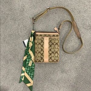 Coach Signature Messenger Cross Body Bag w/scarf